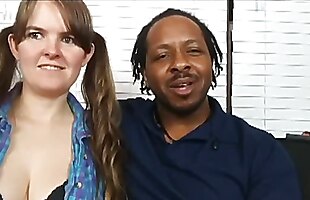 BIG ASS FARRAH GET HER FEET WORSHIP BY BBC
